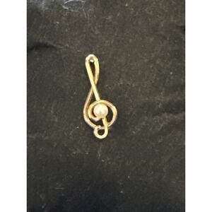 VTG Signed Krementz Gold Tone music treble clef brooch S Pearl Collectible